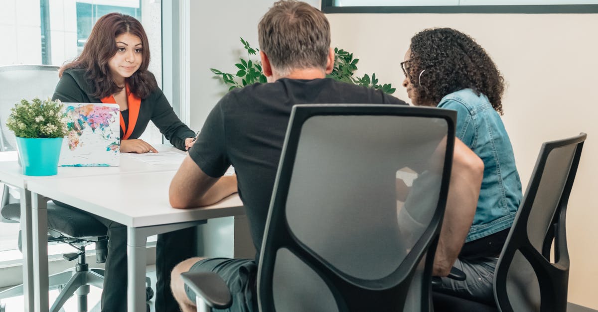 découvrez l'importance de l'assurance de responsabilité professionnelle pour protéger votre activité. protégez-vous contre les risques financiers associés à des erreurs ou omissions dans votre travail, tout en assurant la confiance de vos clients. informez-vous sur les options disponibles et choisissez la couverture adaptée à vos besoins.