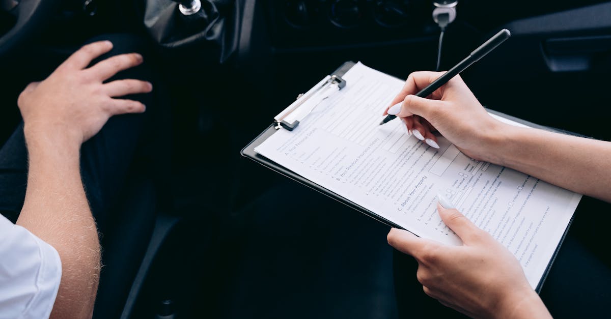 découvrez les bases de l'assurance automobile : types de couvertures, importance de la protection et conseils pour choisir le meilleur contrat adapté à vos besoins. informez-vous pour rouler en toute sérénité !