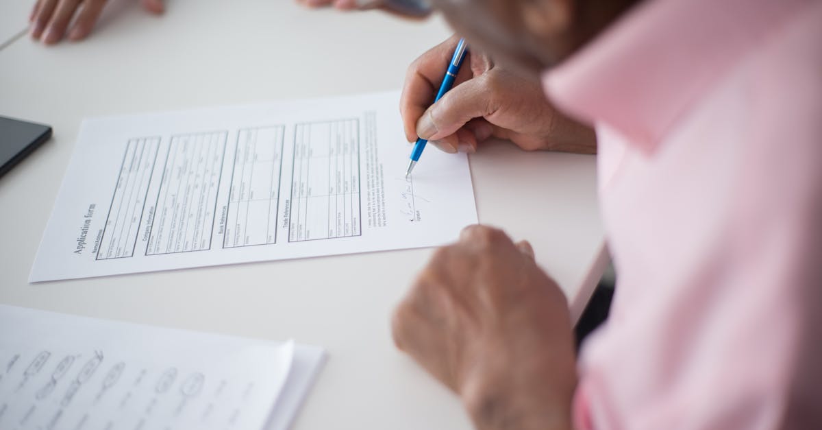 découvrez tout sur l'assurance décennale, essentielle pour les professionnels du bâtiment. protégez vos travaux et assurez la tranquillité d'esprit de vos clients grâce à une couverture adaptée contre les vices cachés et malfaçons.