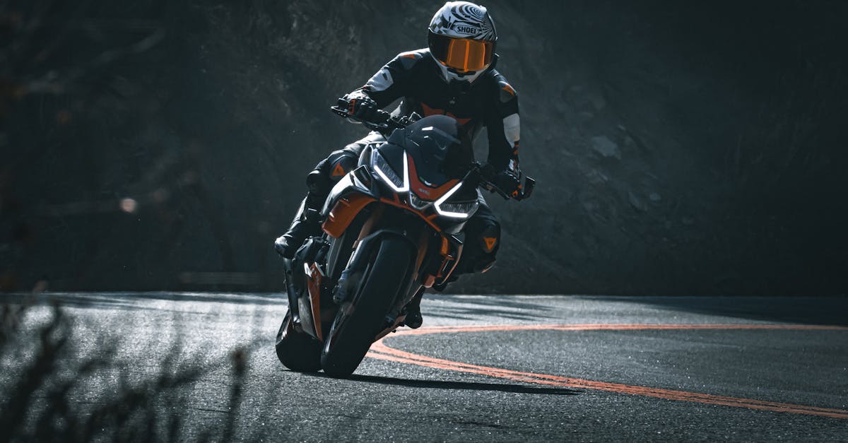 découvrez notre assurance moto adaptée à vos besoins. protégez votre véhicule deux-roues avec des garanties complètes et des tarifs compétitifs. obtenez un devis rapide en ligne et roulez l'esprit tranquille !